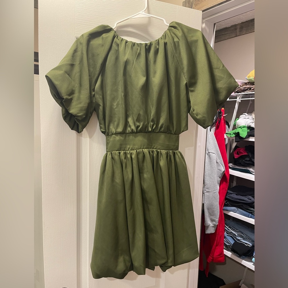 Dress with puffy sleeves & cutouts